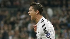 Útoník Cristiano Ronaldo z Realu Madrid slaví gól v osmifinále Ligy mistr