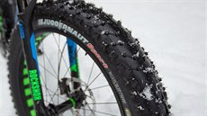 Redaktor Tomá Plechá vyzkouel fatbike v okolí Pece pod Snkou, provil ho...