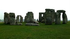 Stonehenge ped zaátkem jara