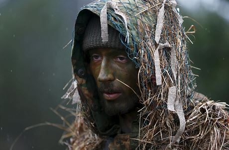 Cviení polské paramilitární jednotky Strzelec. (24. bezna 2015)