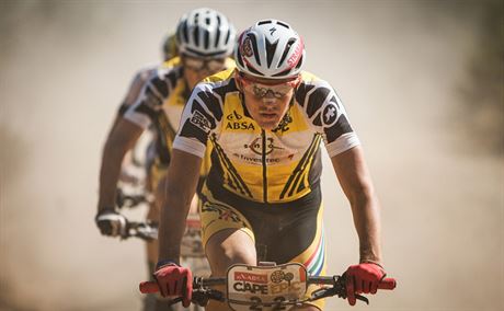 Biker Jaroslav Kulhavý na trati etapového závodu Cape Epic.