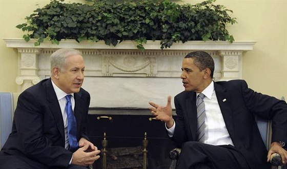 Benjamin Netanjahu a Barack Obama v Bílém dom (18. kvtna 2009)