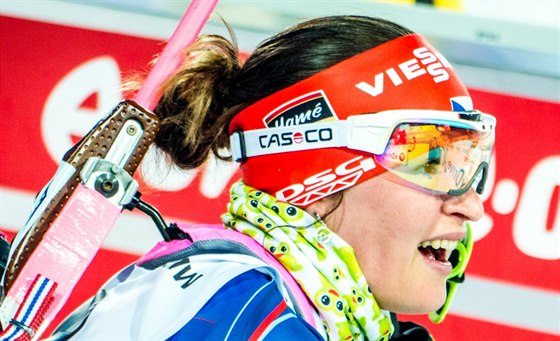 Veronika Vítková se vydýchává v cíli po sprinterském závod SP v...