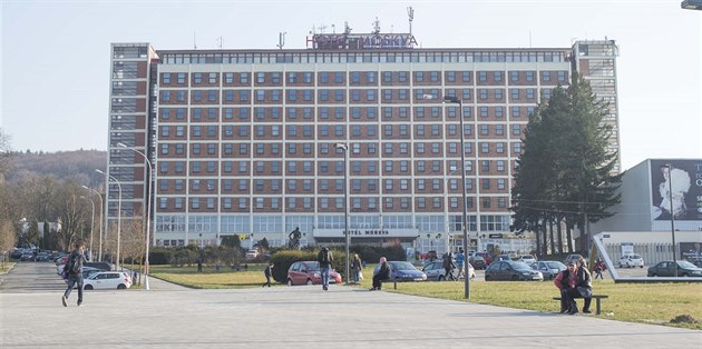 Jedenáctipodlaní Hotel Moskva na námstí Práce v centru Zlína se zaal stavt...