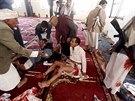 Na íitské meity v jemenské metropoli Saná zaútoili bhem páteních modliteb...
