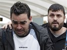 Píbuzní cestujících z airbusu spolenosti Germanwings na letiti El Prat u...