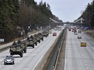 Konvoj americké armády bhem cesty Dragoon Ride v Lotysku (21. bezna 2015)