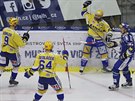 Hokejisté Zlína se radují z jednoho z gól, které vstelili Komet Brno.