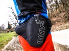 Inov-8 Race Ultra 1 - lahve jsou nezvykle umístny úpln na boku. Tento typ...