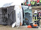 Pi nehod autobusu s eskými filharmoniky u Mistelbachu se zranilo estnáct...