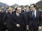 Francouzský prezident Francois Hollande (uprosted), panlský premiér Mariano...