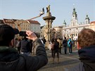 Fanouci Motoru eské Budjovice oblékli sochu Samsona do dresu.