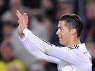 Cristiano Ronaldo (vpravo) z Realu Madrid se raduje se spoluhráem Pepem z gólu...