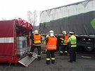Nehoda kamionu v Hemanicích v Podjetdí.