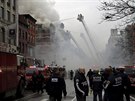 Na newyorském Manhattanu zejm vybuchl plyn, po poáru se zítily ti domy...