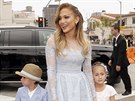 Jennifer Lopezová a její dvojata Max a Emme (Los Angeles, 22. bezna 2015)
