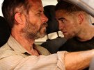 Guy Pearce a Robert Pattinson ve filmu Rover (2014)