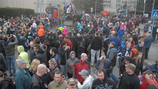 Americk kolona v esku. (29. bezna 2015)