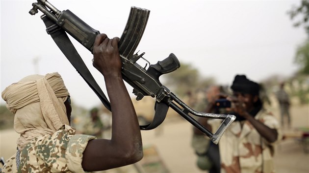 Do boje proti Boko Haram v Nigrii se zapojily i jednotky adu (18. bezna 2015)