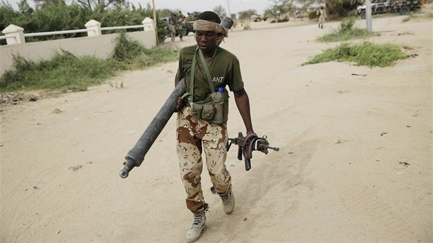 Do boje proti Boko Haram v Nigrii se zapojily i jednotky adu (18. bezna 2015)