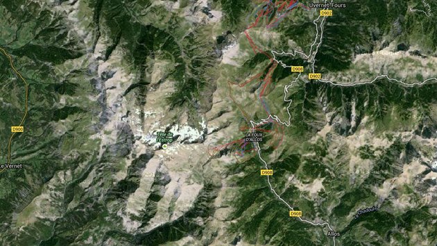 Satelitn pohled na oblast ve francouzskm departementu Alpes-de-Haute-Provence, kde se ztil airbus spolenosti Germanwings.
