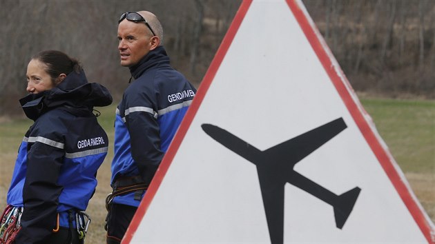 Francouzt zchrani ptraj po troskch zcenho airbusu (24. bezna 2015)