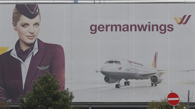 Reklama aerolinek Germanwings na budov letit v Kolín nad Rýnem. (24. bezna...