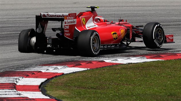 Kimi Raikkonen ze stje Ferrari zat pi Velk cen Malajsie.