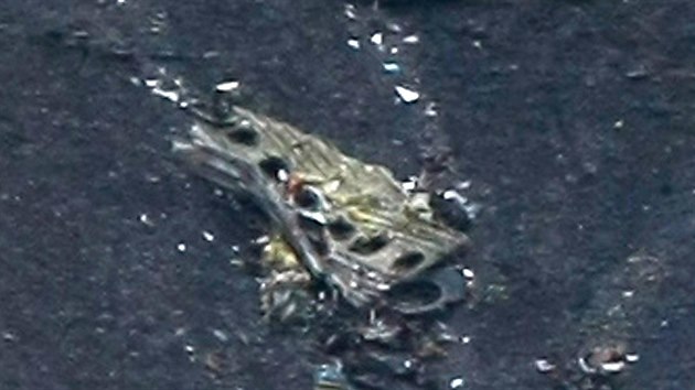 Snímek z televizního záběru, který zobrazuje trosky letounu Germanwings (24. března 2015).