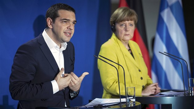 Alexis Tsipras a Angela Merkelová na tiskové konferenci po jednání v Berlín.