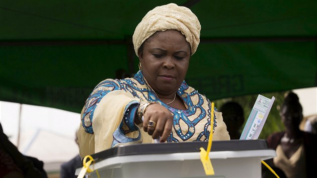 První dáma Nigérie Patience Jonathan volí. (28. března 2015)