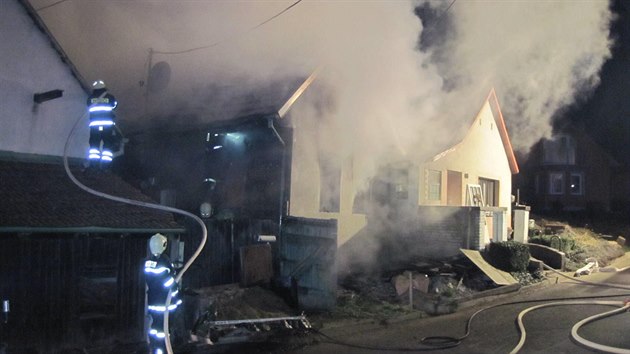 Při požáru v Drslavicích na Uherskohradišťsku zemřel sedmačtyřicetiletý majitel domku.