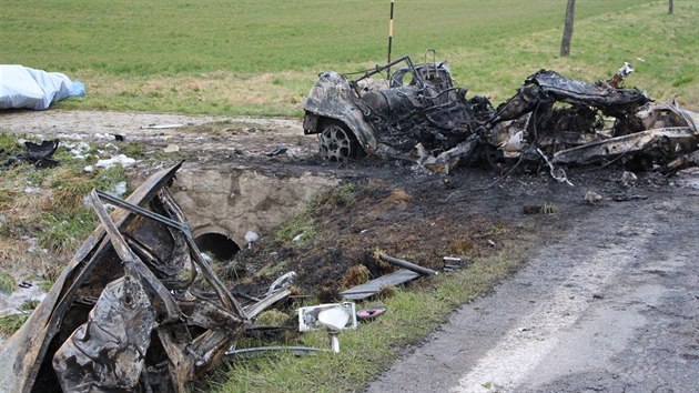 Osmnáctiletý řidič Škody Felicia nezvládl poblíž Suchohrdel u Miroslavi řízení, vjel do příkopu a narazil do betonového mostku. On i tři kamarádi zemřeli (22. března 2015).