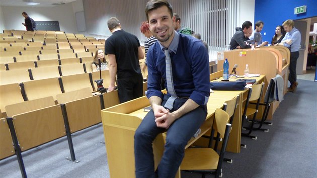 Stanislav Gálik pednáel studentm ekonomické fakulty MU o tom, jak dlat v...