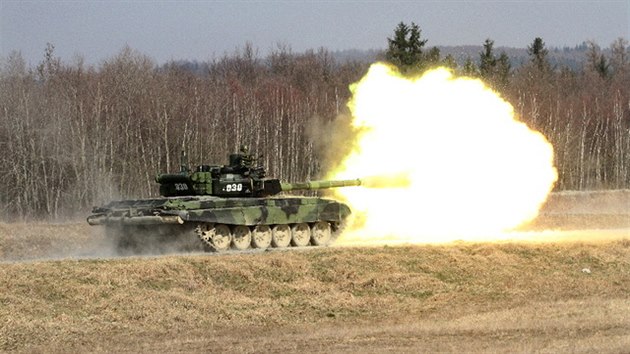 Ve vojenskm vcvikovm prostoru Libav absolvovali novci 73. tankovho praporu z Pslavic zvren kurz stelc tank.