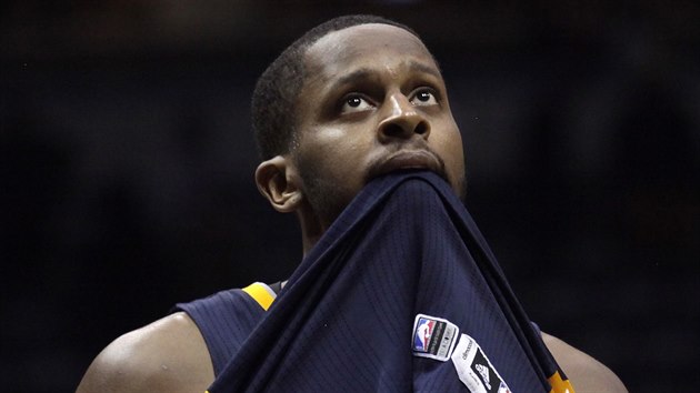 C.J. Miles z Indiany je zklaman z vvoje zpasu proti Milwaukee.