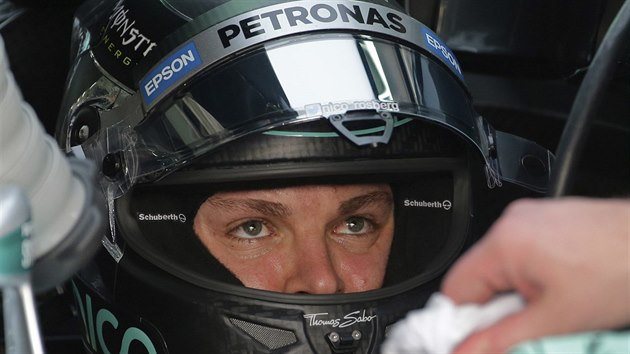 Nico Rosberg se sousted na kvalifikaci na Velkou cenu Malajsie