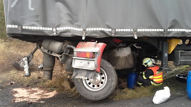 Nehoda kamionu v Hemanicch v Podjetd.