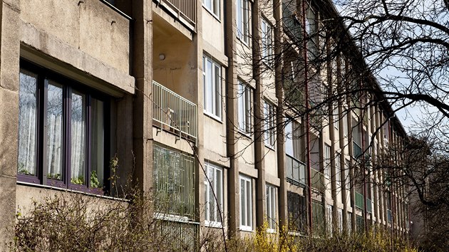 Za dva roky (tzv. dvouletky) vyrostlo na sdliti Solidarita 1 200 byt, z toho polovina je v rodinnch adovch domcch a zbytek byl v njemnch typodlanch domech.