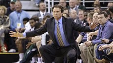 Teatrální kou Utahu Quin Snyder pi zápase s Oklahomou City.