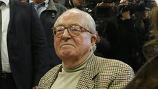 Zakladatel francouzské Národní fronty Jean-Marie Le Pen na tiskové konferenci...