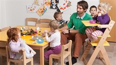 Jakub vystudoval pedagogiku a po práci v d�tských centrech a koutcích se stal...