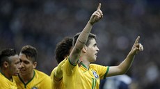 Oscar slaví brazilský gól.