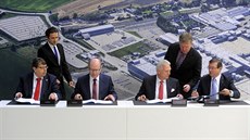 Podpis memoranda o spolupráci mezi ČR, společností Škoda Auto a...