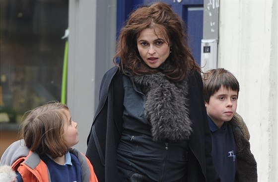 Helena Bonham Carterová a její dti Nell a Billy Ray (11. bezna 2015)