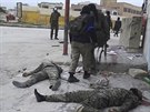 Bojovníci fronty an-Nusra v Idlíbu. Islamisté v uplynulých dnech z vtiny...