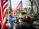 V pondlí dopoledne opustil americký vojenský konvoj Pardubice. (30. bezna...