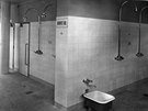Sprchy mstskch lzn na snmku z roku 1938.