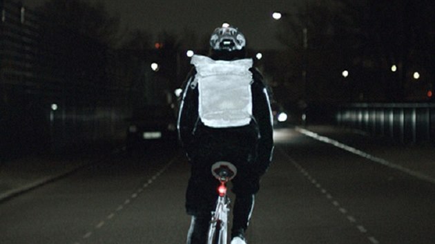 Reflexn� lak ve spreji lze nast��kat na jak�koliv povrch