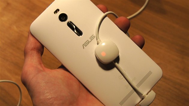 Premira Asus Zenfone 2 v Pai